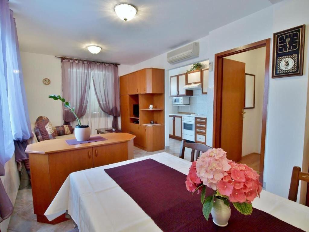 Apartments Zdenka - Garden Terrace Barbat na Rabu ภายนอก รูปภาพ